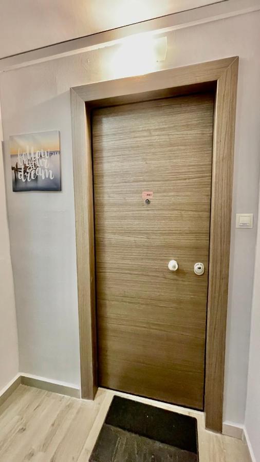 Gorgeous Renovated Apt. Close To Metro And Cultural Sites! Афіни Екстер'єр фото